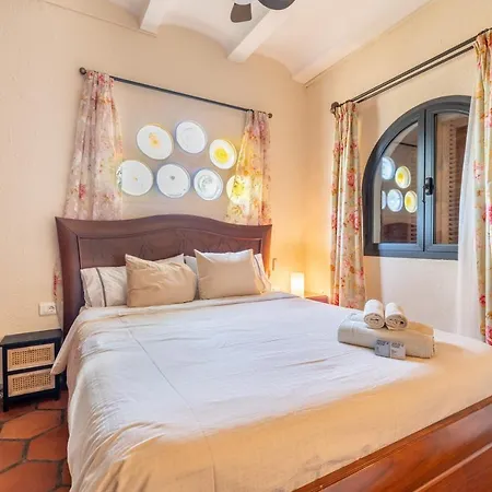 Petit Palau Apartment